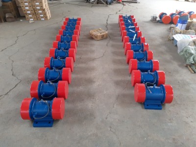 三相異步振動(dòng)電機(jī) YZS/YZU/YZO系列臥式振動(dòng)電機(jī) 千邁機(jī)械